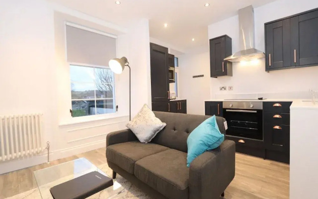 Dollar Apartments at 39