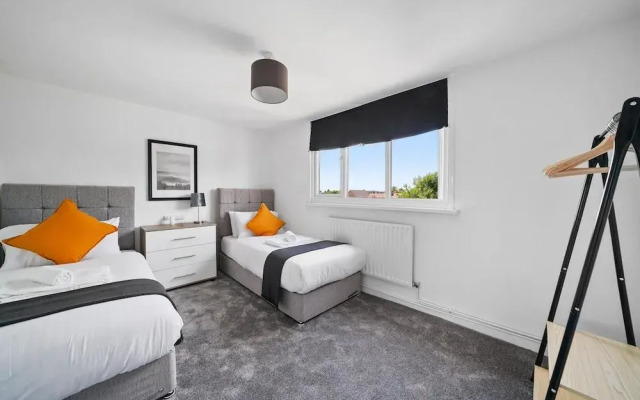 Hillary Serviced House