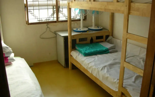 Hanjin Hostel