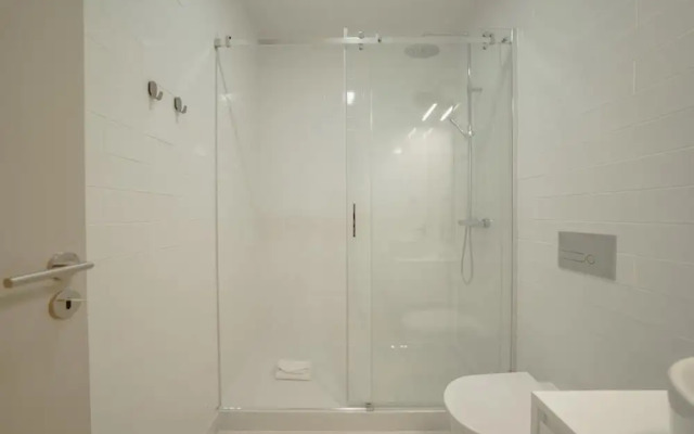 Legacy Oporto Design Apartment E by Vacationy