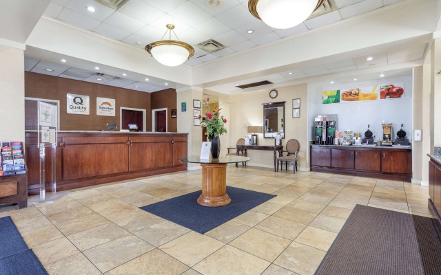 Quality Inn Vienna - Tysons Corner - Image 2