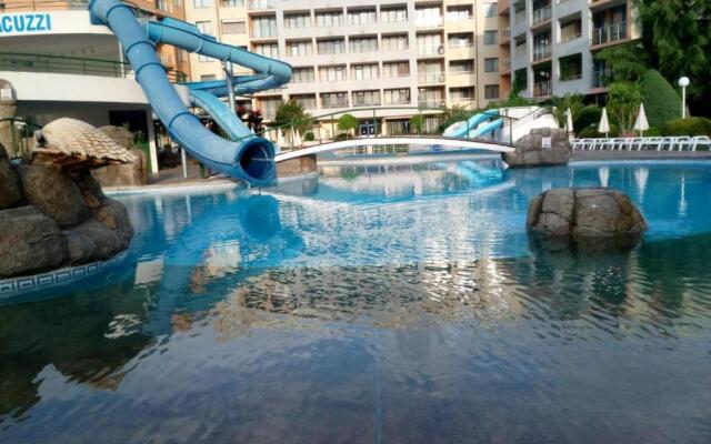 Apartment In Trakia Plaza