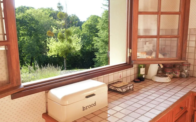 Lovely Villa in La Coquille with Swimming Pool