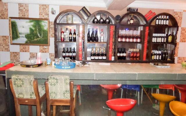 Dansaky Hotel and Suites