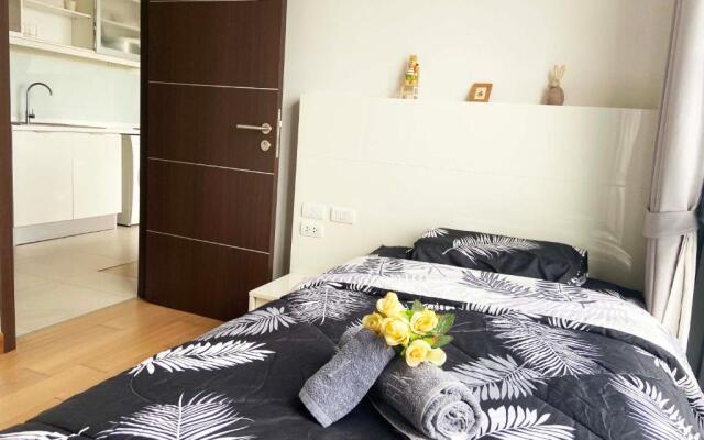 The Astra 2bedroom,close night bazaar and old city