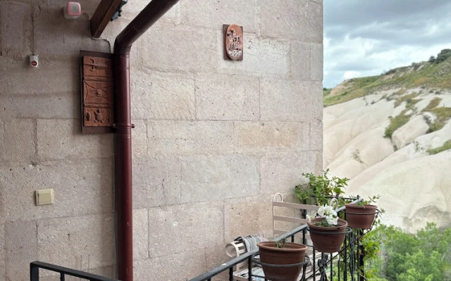 Valley Inn Cave Hotel