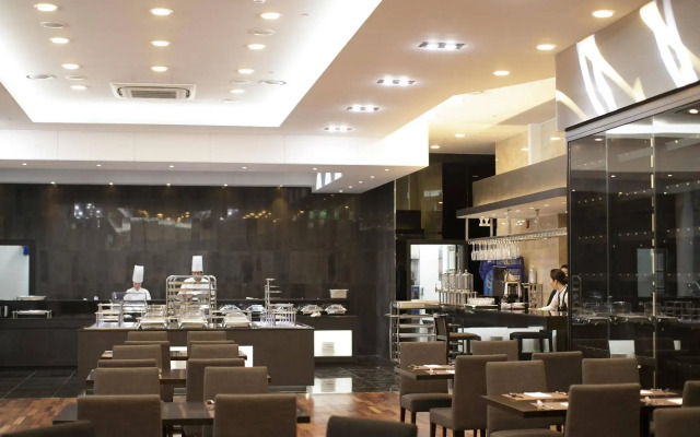 The Central Plaza Hotel