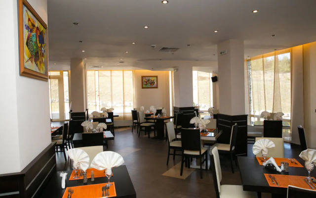 St. John Hill Suites Hotel