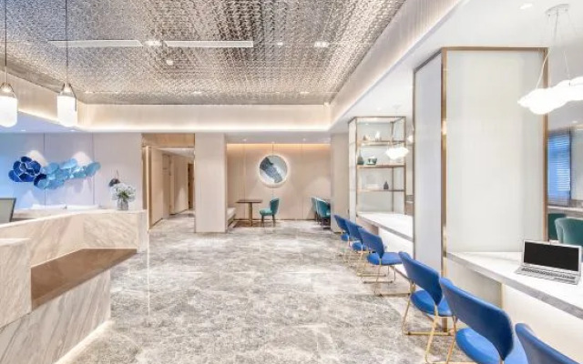 Orange Hotel