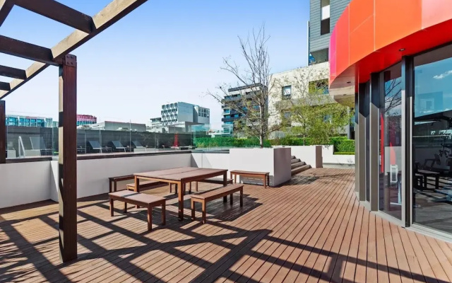 Stylish 2-bed Apartment Near MCG