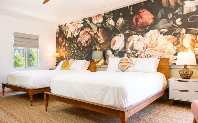 Fleur Noire Hotel