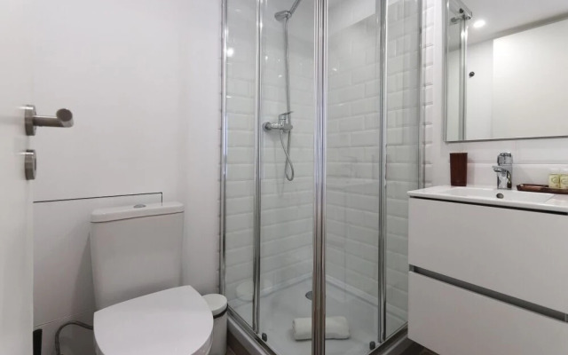 Charming Castelo Studio Apartment Rentexperience