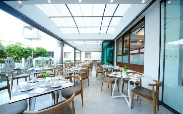 Atrium Ambiance Hotel