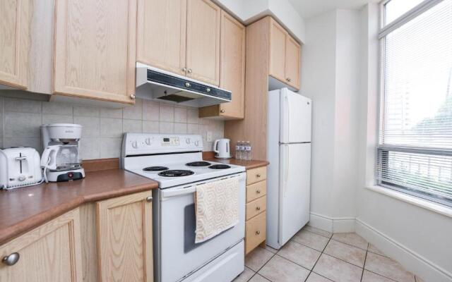 Amazing 2BR & 2BTH - Near Square One Mall