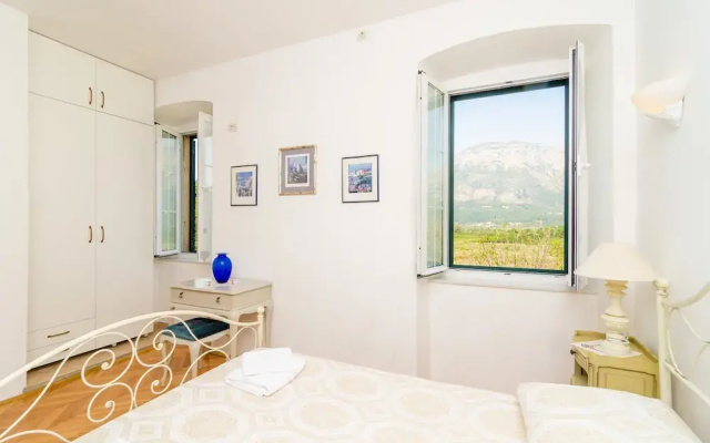 Stone House Dimato