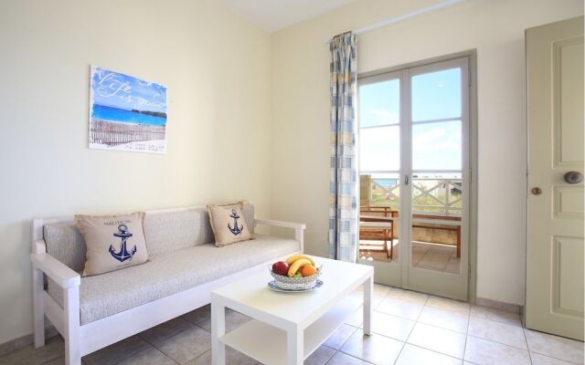 Iris apt Swim sunbathe relax  beachfront