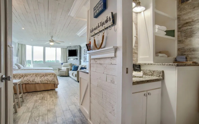 Seaside Villa Ocean View Studio!
