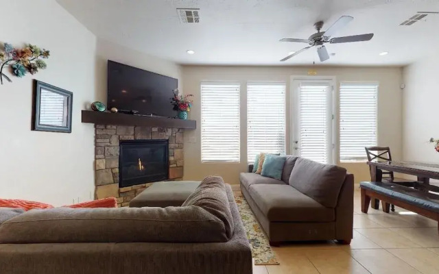 Southern Delight 3 Bedroom Apts by RedAwning