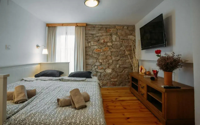 Old Stone House