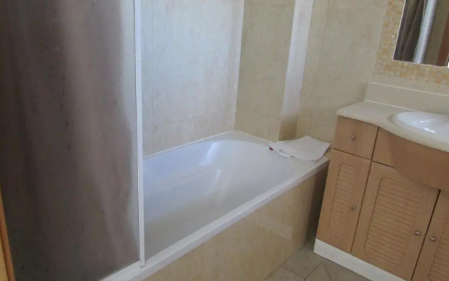 Pomba Branca (4-6 per.) Piscina, 500m Praia