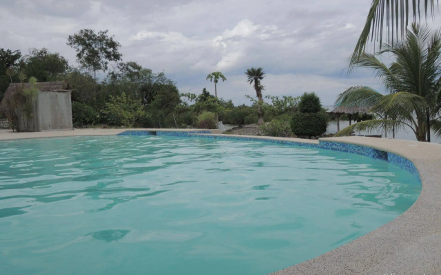 Moalboal Beach Resort