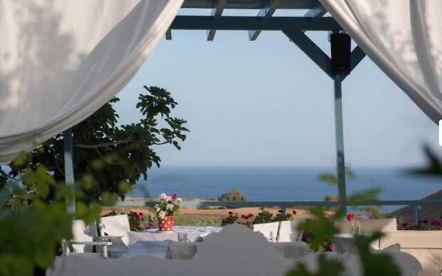 Akrotiri Dreams