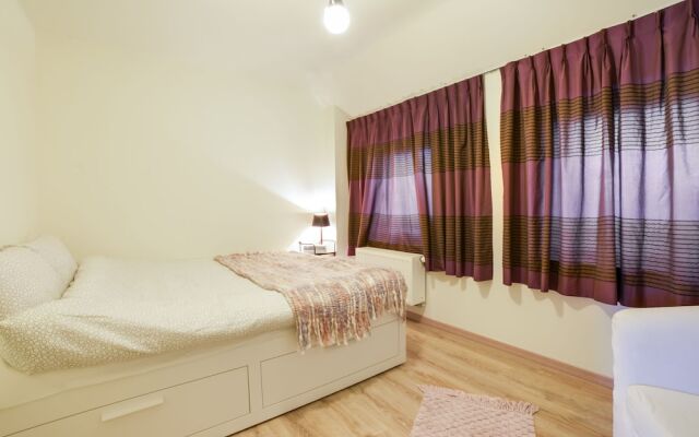 Charming Holiday Home in Seloignes with Garden