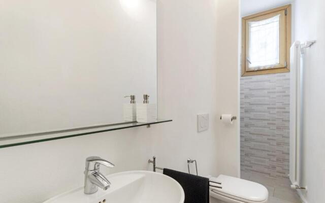 Como Lake Cosy Flat with Garden and Parking