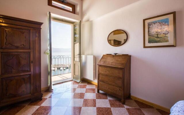 Le Camerine Apartment Water Front