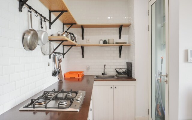 Nice And Homey 1Br At Citralake Suites Apartment