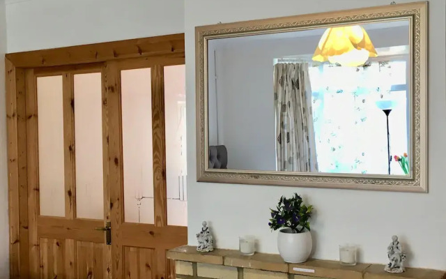 Cosy Inn Self-Contained Studio - Free Parking