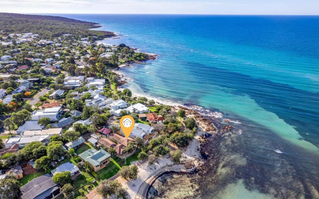 BLUEBELL on THE BEACH DUNSBOROUGH