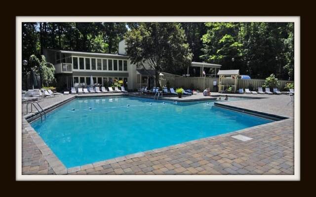 Alpine Vista - 3 Br cabin by RedAwning