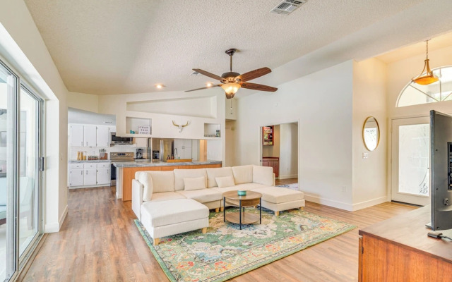 Private Pool & Lanai: Spring Hill Oasis