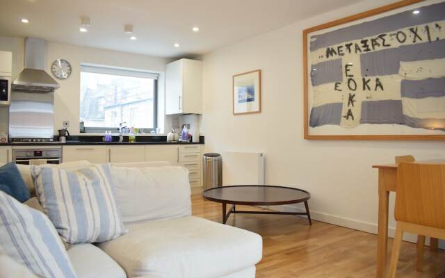 Modern 2 Bedroom Apartment In Old Street