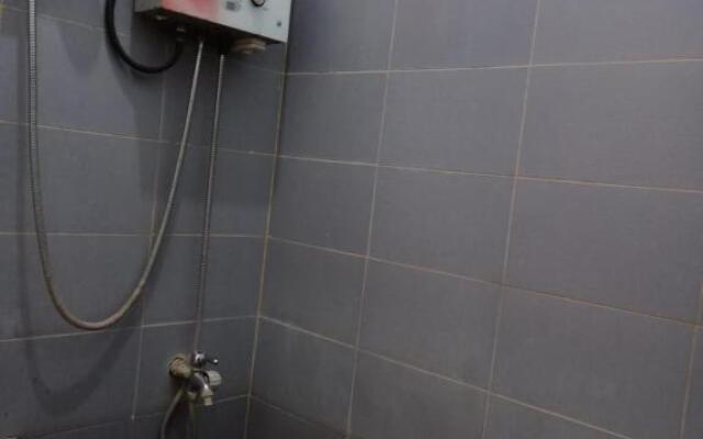 OYO 90663 Valencia Kost