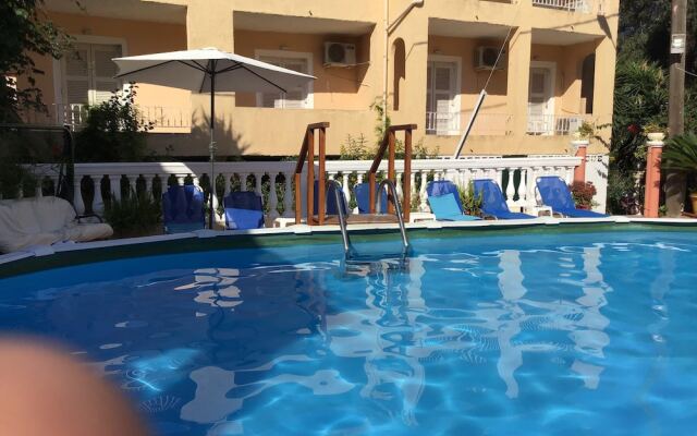 Almyra Apartments & Studios