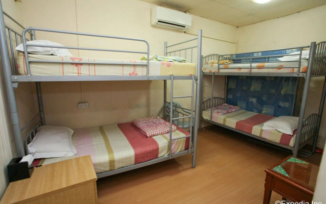 CUBE Family Boutique Capsule Hotel