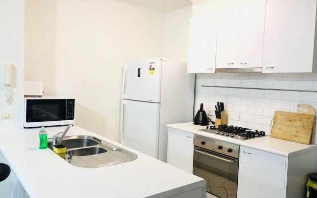 C You 2BR Spacious Apt South Melbourne