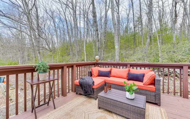 Secluded Kerhonkson Retreat With Deck + Views!