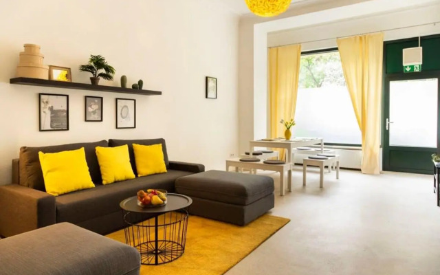 Modern 2 Bedroom Apartment in Berlin Schöneberg