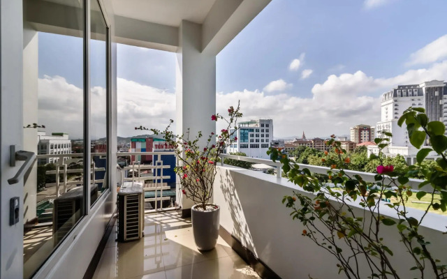 Hue Crown Boutique Hotel
