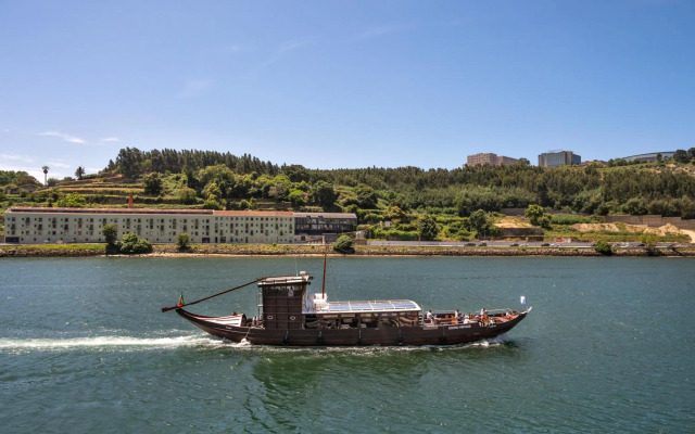 Away to Enjoy Apartment - hapiness has a place