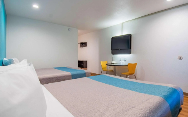 Motel 6 San Bernardino, CA - Downtown