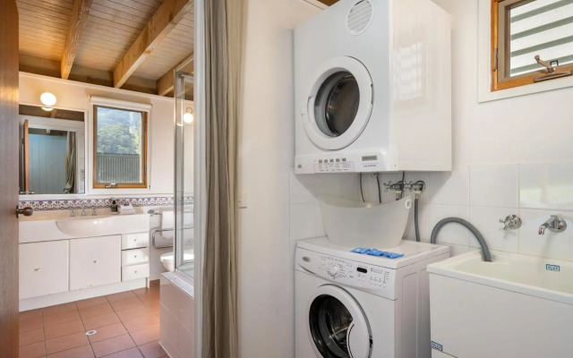 Banjo 1 bedroom with loft bunk room and amazing views