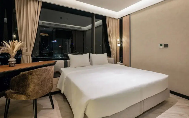 iRest Signature Ba Dinh Lakeside