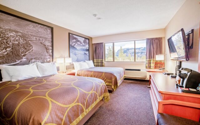 Super 8 Castlegar BC