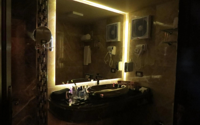 Africana Hotel & Spa