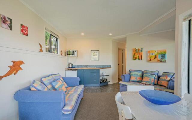 The Glass House - Kuaotunu Holiday Home