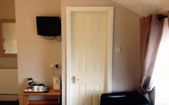 The Clovelly - Guest Accomodation